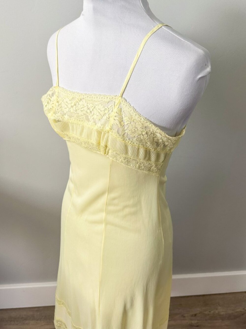 Vintage Butter Yellow Midi Lace Slip - Picture 6 of 10